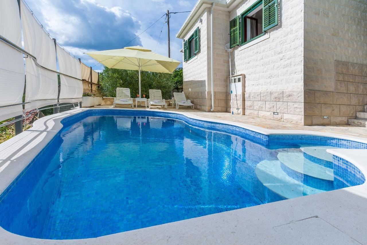 Villa Holiday Home Zvecanje Esterno foto