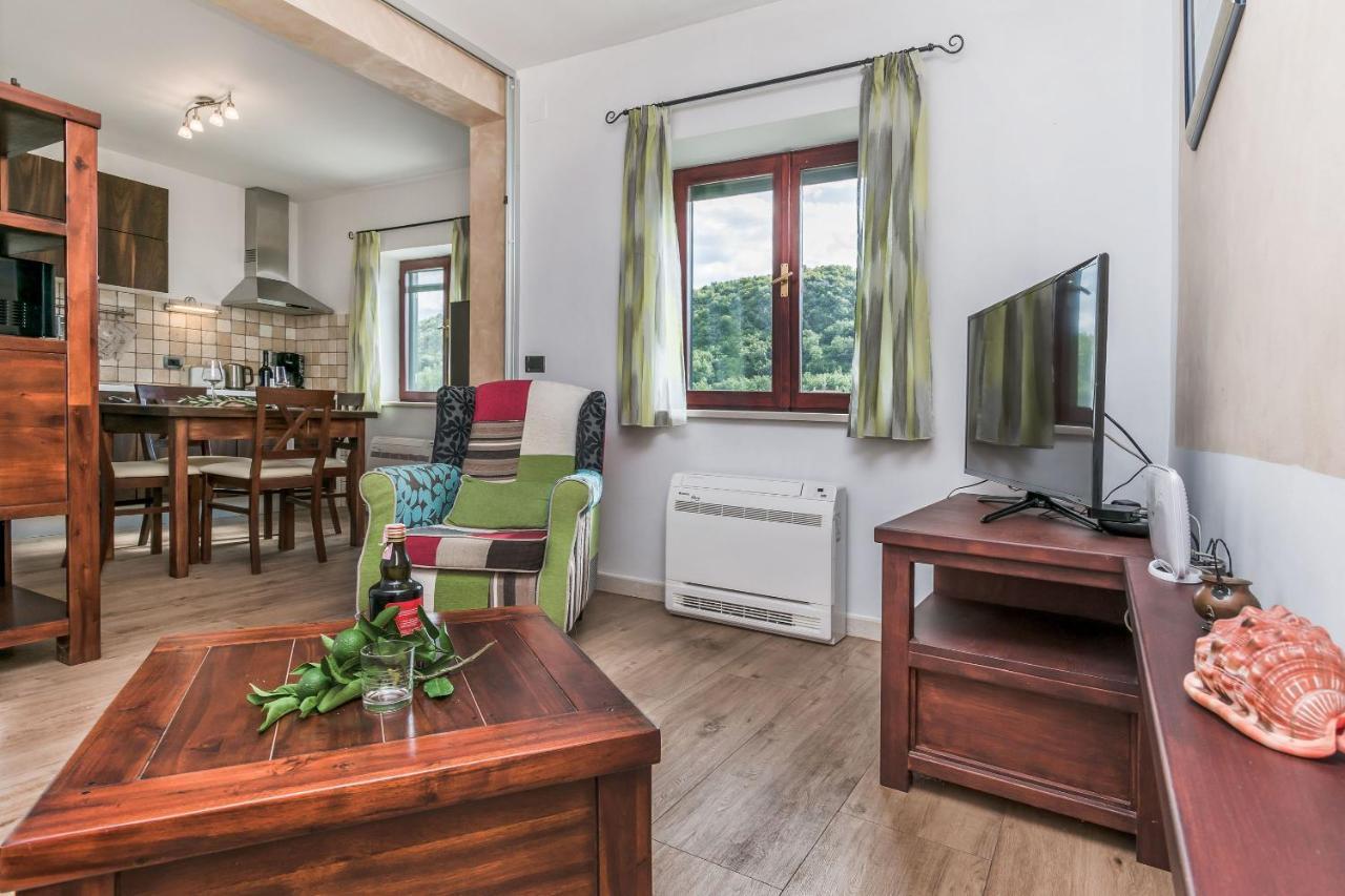 Villa Holiday Home Zvecanje Esterno foto