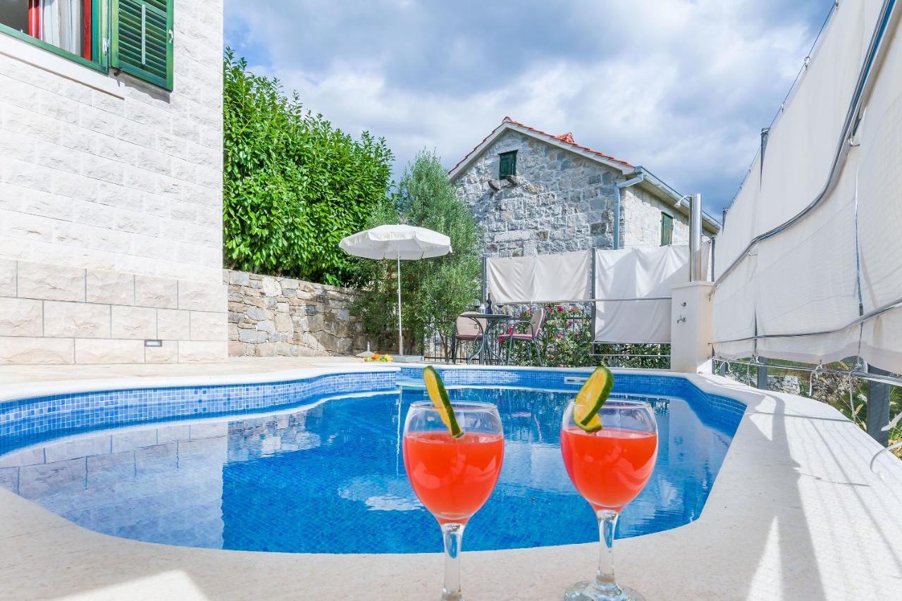 Villa Holiday Home Zvecanje Esterno foto