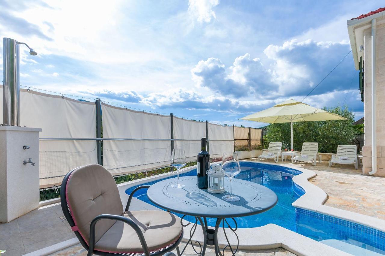 Villa Holiday Home Zvecanje Esterno foto