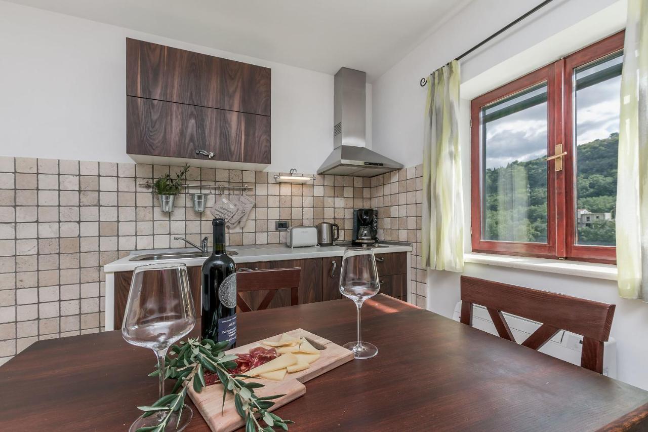 Villa Holiday Home Zvecanje Esterno foto