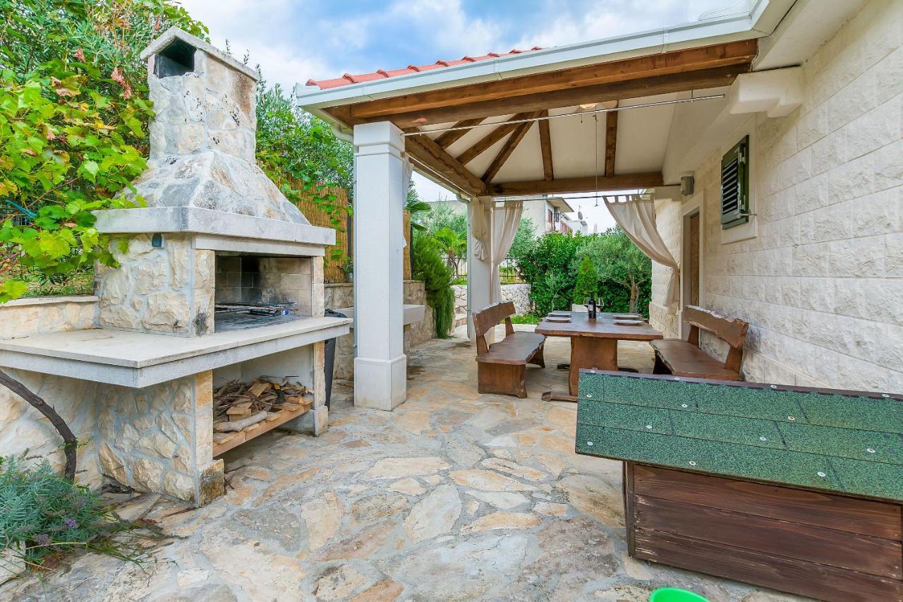 Villa Holiday Home Zvecanje Esterno foto