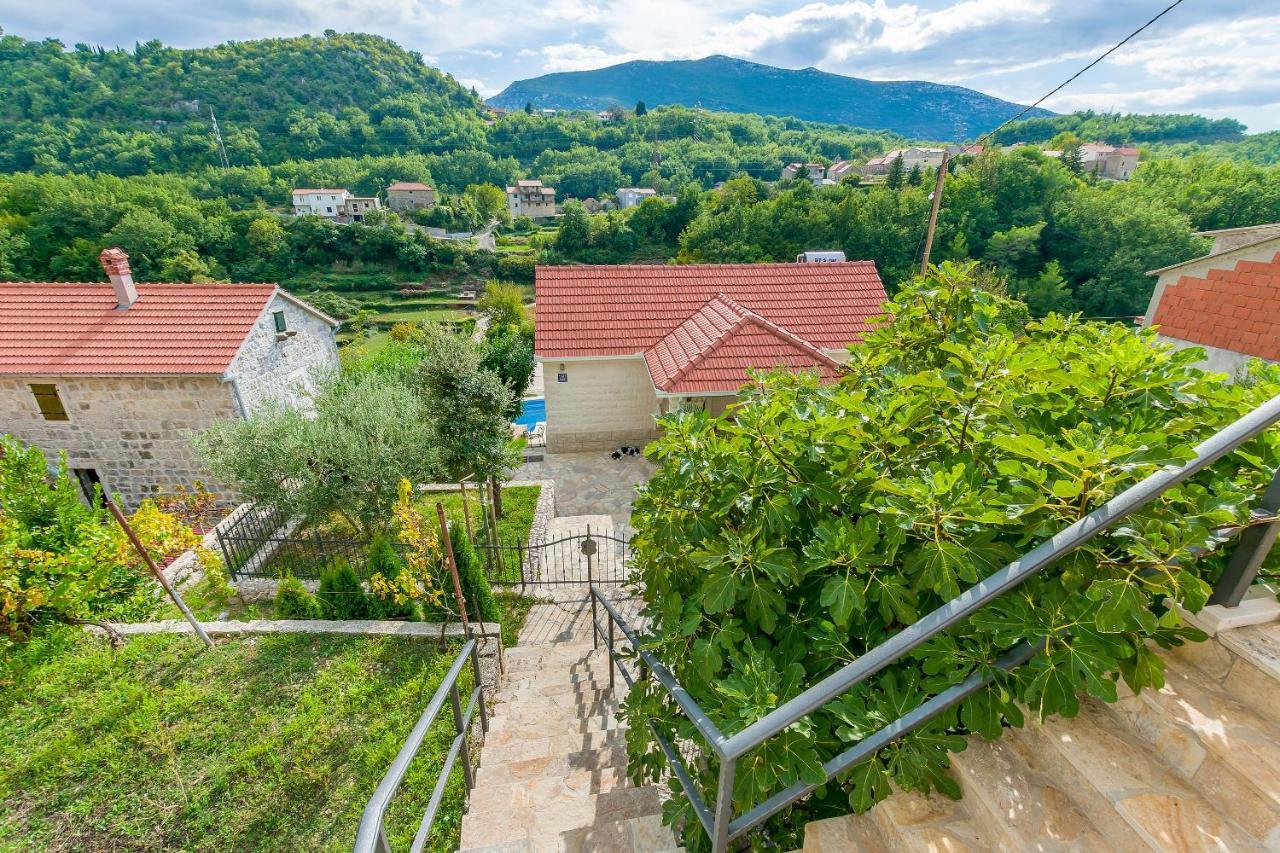 Villa Holiday Home Zvecanje Esterno foto