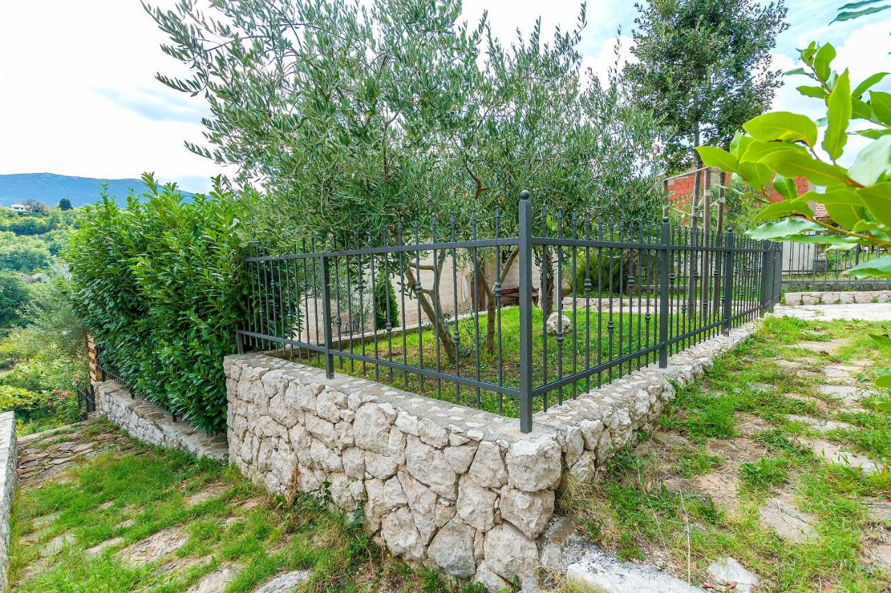 Villa Holiday Home Zvecanje Esterno foto